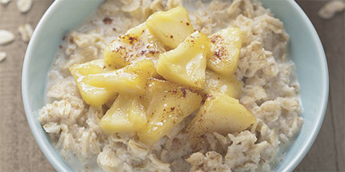 Apple and cinnamon porridge